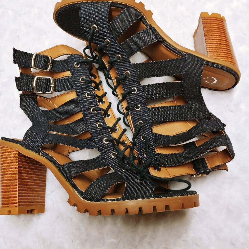 Sandals - Picture 3 of 4